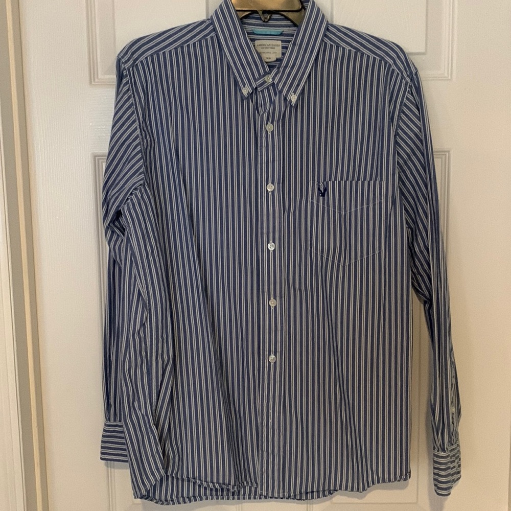 American eagle slim fit size medium men’s casual button down long sleeve shirt